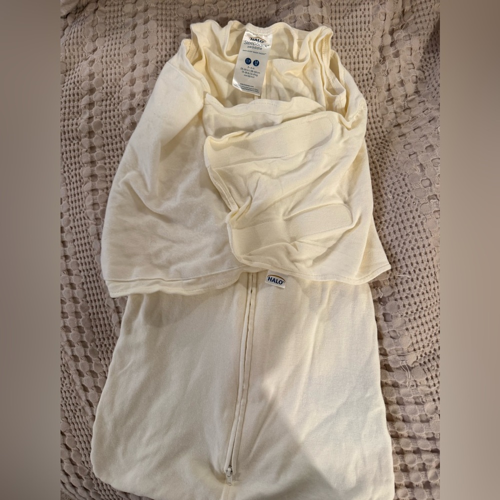 Halo SleepSack Swaddle in Cream 3-6mo EUC